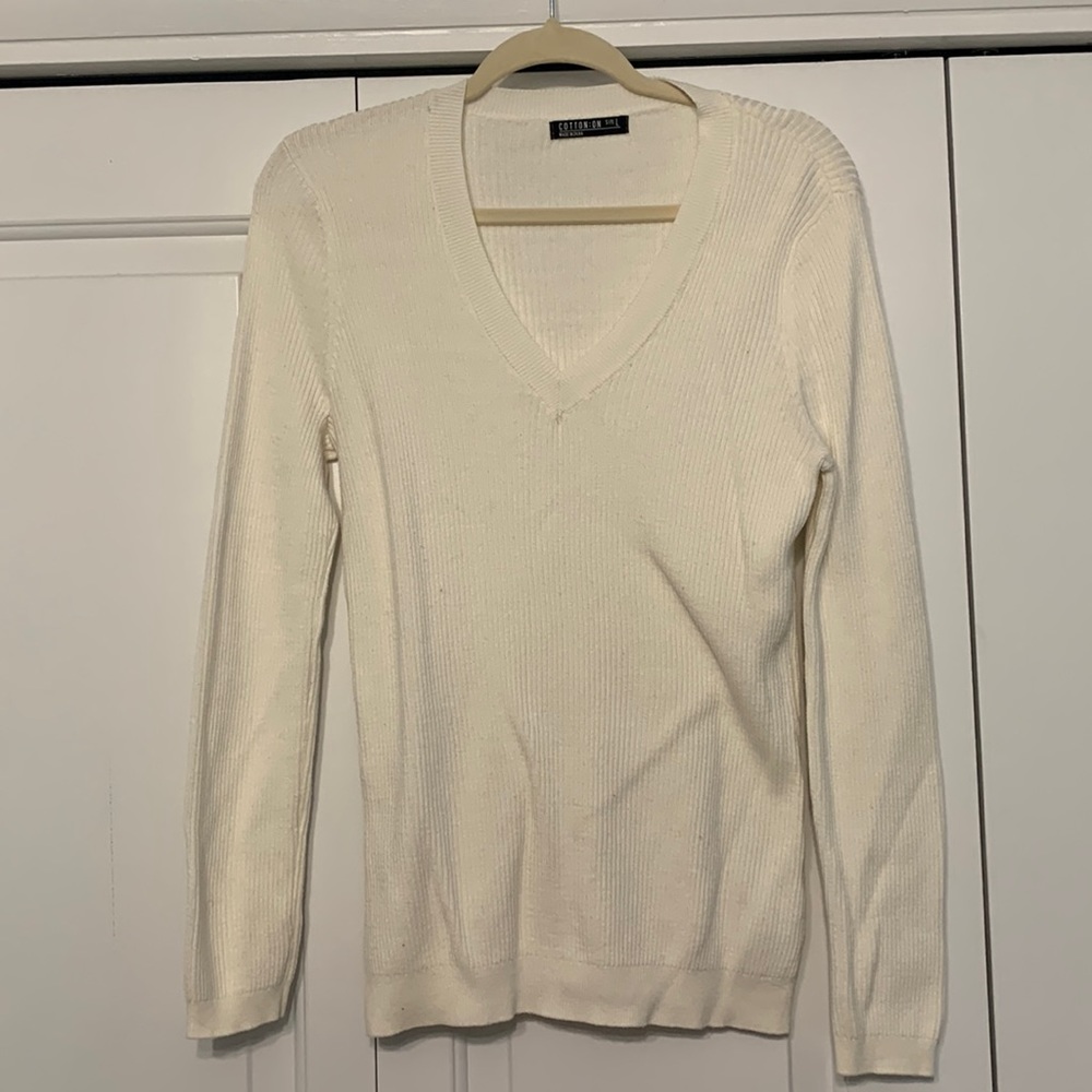 V neck sweater